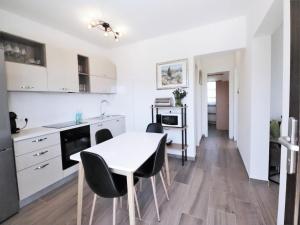 Apartment on iovo with Large Balcony