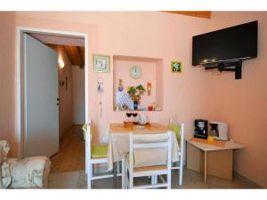 1 bedroom apartment with a sea view