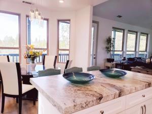 New, Modern Home with Playroom, Close to Beach