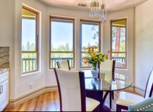 New, Modern Home with Playroom, Close to Beach