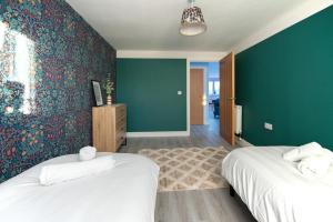 Private 2 Bed Escape with Huge Parking