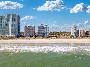 TOP FLOOR Oceanfront 2bd 1ba Atlantica Resort Free WiFi & Parking