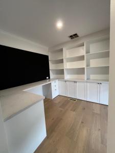 Modern Wallan Stay with Alfresco BBQ & Fireplace
