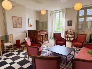 Château familial confortable avec animaux admis - FR-1-491-336