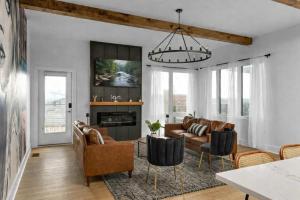 Rooftop Skyline Views - Private Hot Tub - Fire pit