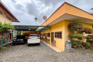 RedDoorz Casa Delray Syariah at Pantai Pelabuhan Ratu