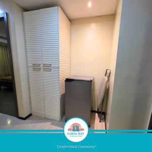 Golden Sand Deluxe Room Near MOA I 1 Queen Bed