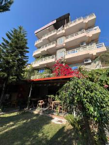Hotel Pokhara Base Camp