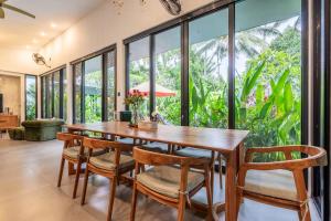 Chakola - Garden View Villa with Huge Pool