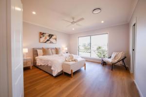 Stylish Nerang Retreat 5BR Family Friendly Home