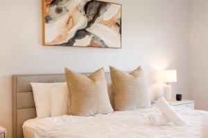 Stylish Nerang Retreat 5BR Family Friendly Home