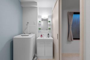 Crystal Jade Awaza1F