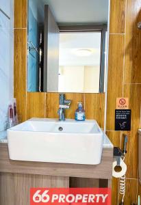 Pool View Resort Condo at The One by Shopping Mall