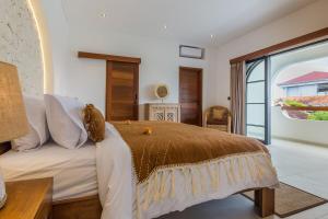 Villa Luna 4BR Dual Living, Pool & BBQ
