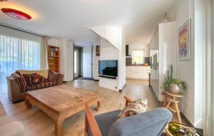 Gorgeous Home In Noordwijk With Wifi