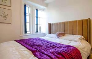 2BR Apartment Bury Centre Parking Walk Everywhere
