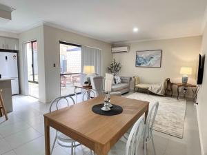 1 Sparkling Sanctuary Joondanna 3BR 2BA & Parking