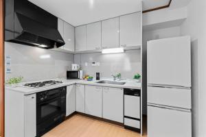 Crystal Jade Awaza2-4F