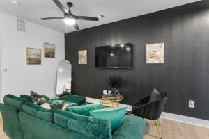 Designer East Atlanta 1BR Chic Amenities & Vibes