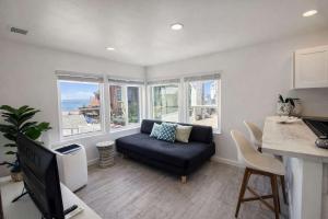 Newly Redone Bayview Apt Steps to Bay & Boardwalk