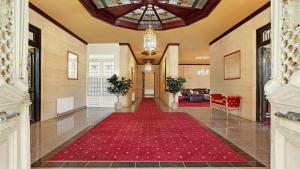Chateau Bowral Luxury Southern Highlands Estate with Poolhouse