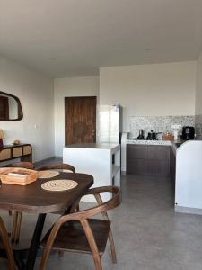 Casa Om, Peaceful 2BR Villa, Private Pool, Garden, Sea View