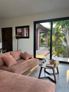 Casa Om, Peaceful 2BR Villa, Private Pool, Garden, Sea View