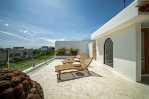 Unu V8 Mediterranean 2BR Rooftop & Pool In Canggu