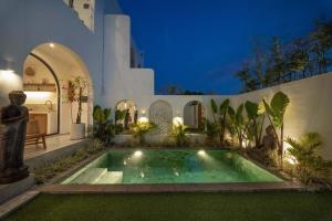Unu V8 Mediterranean 2BR Rooftop & Pool In Canggu