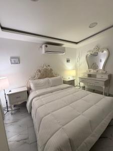 1BR Apartment with Kitchen & Bathroom 13