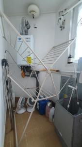 홍대입구역 6분, 3룸, 모든방 에어컨, 무료 온수보일러, 엘레베이터, 주차장 완비, 신축숙소