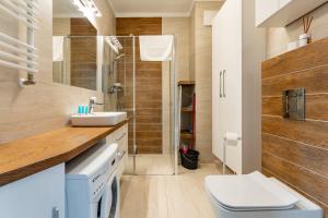 Brzeźno Coastal Comfort Apartment by BookingHost