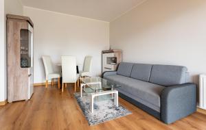 Brzeźno Coastal Comfort Apartment by BookingHost