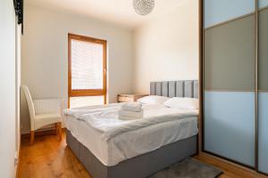Brzeźno Coastal Comfort Apartment by BookingHost