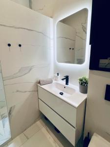 Underfloor Heated Apartment - Free Parking