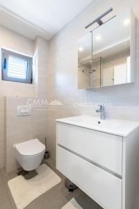Sunset Pethouse Apartment in Pržno