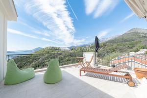 Sunset Pethouse Apartment in Pržno