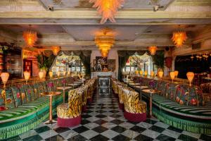 The Lafayette Hotel, Swim Club & Bungalows