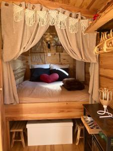 Roulotes de charme avec piscine chauffée et bain nordique à Uzès