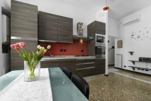 Rosa Homes THE RED - Cozy 2 bedrooms Genoa Historic Center, Aquarium