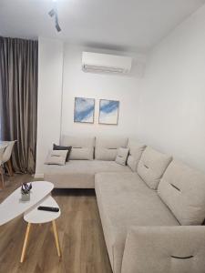 Triangle Apartment
