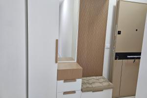 Pool Side Apartment - Happy Rentals