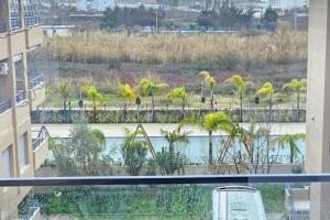 Pool Side Apartment - Happy Rentals