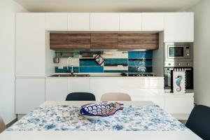 Shanti Sea House by BarbarHouse