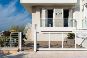 Shanti Sea House by BarbarHouse