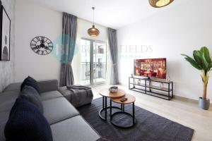1br Canal View in Waters Edge Yas