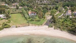 Hacienda Beachfront Villa, Spathies