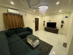 4BHK Villa Fully Airconditioned