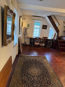 The Art House gallery P