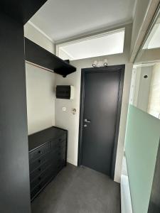 Chambre spacieuse avec salle de bain privative